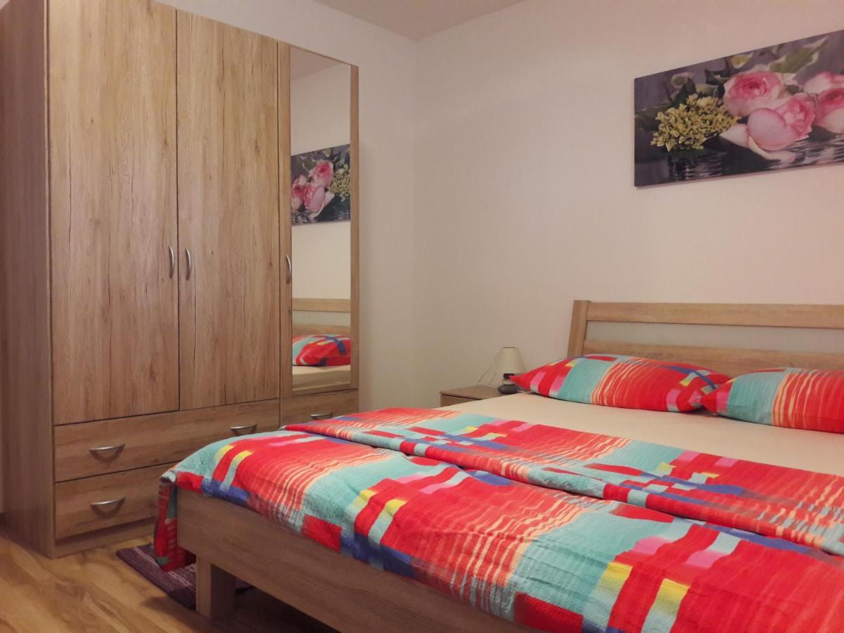 Apartmani Predovan Vrsi Ngoại thất bức ảnh