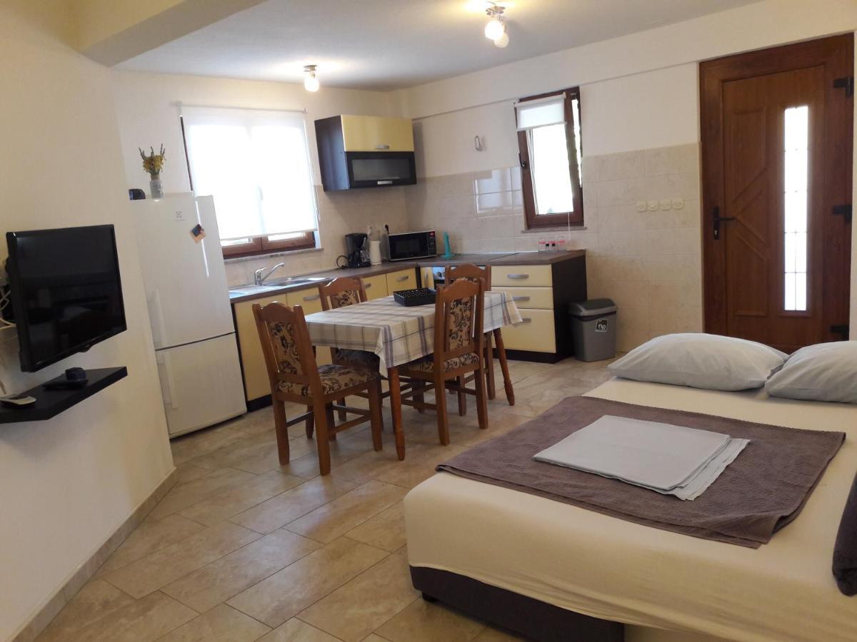 Apartmani Predovan Vrsi Ngoại thất bức ảnh